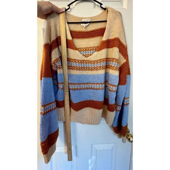 Fantastic Fawn Comfy Soft Striped V-Neck Lightweight Sweater Women’s Large - Picture 8 of 11